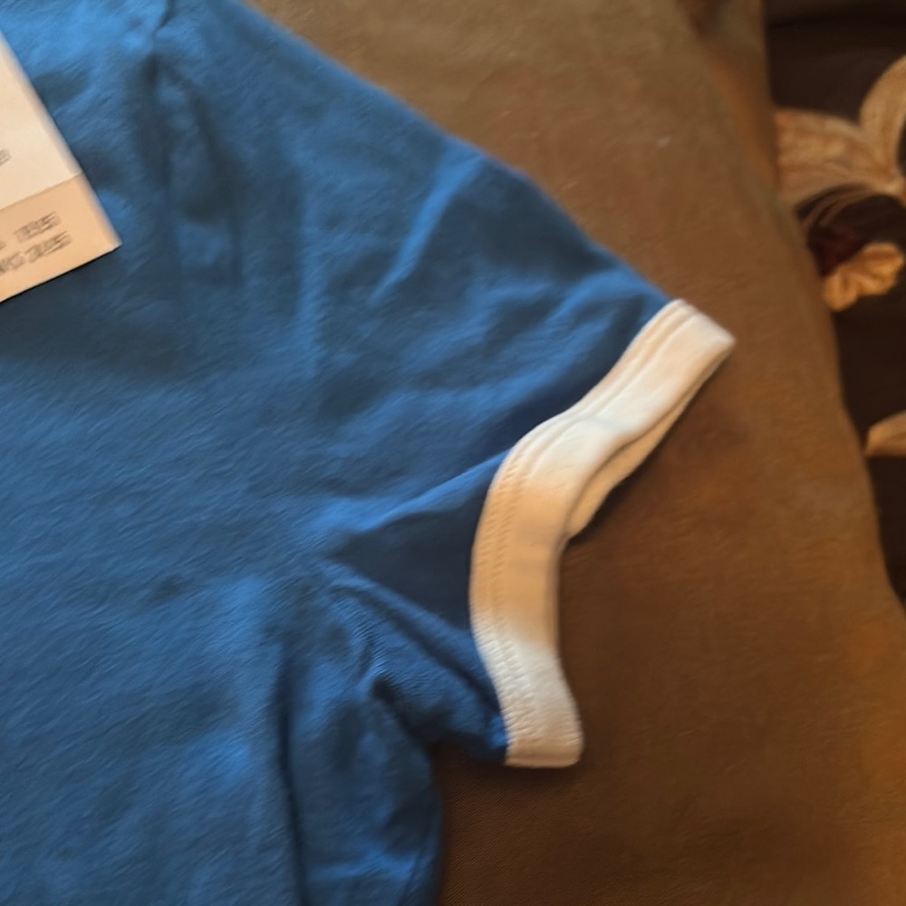 Hollister Blue and White Short Sleeve Tee - Picture 6 of 7